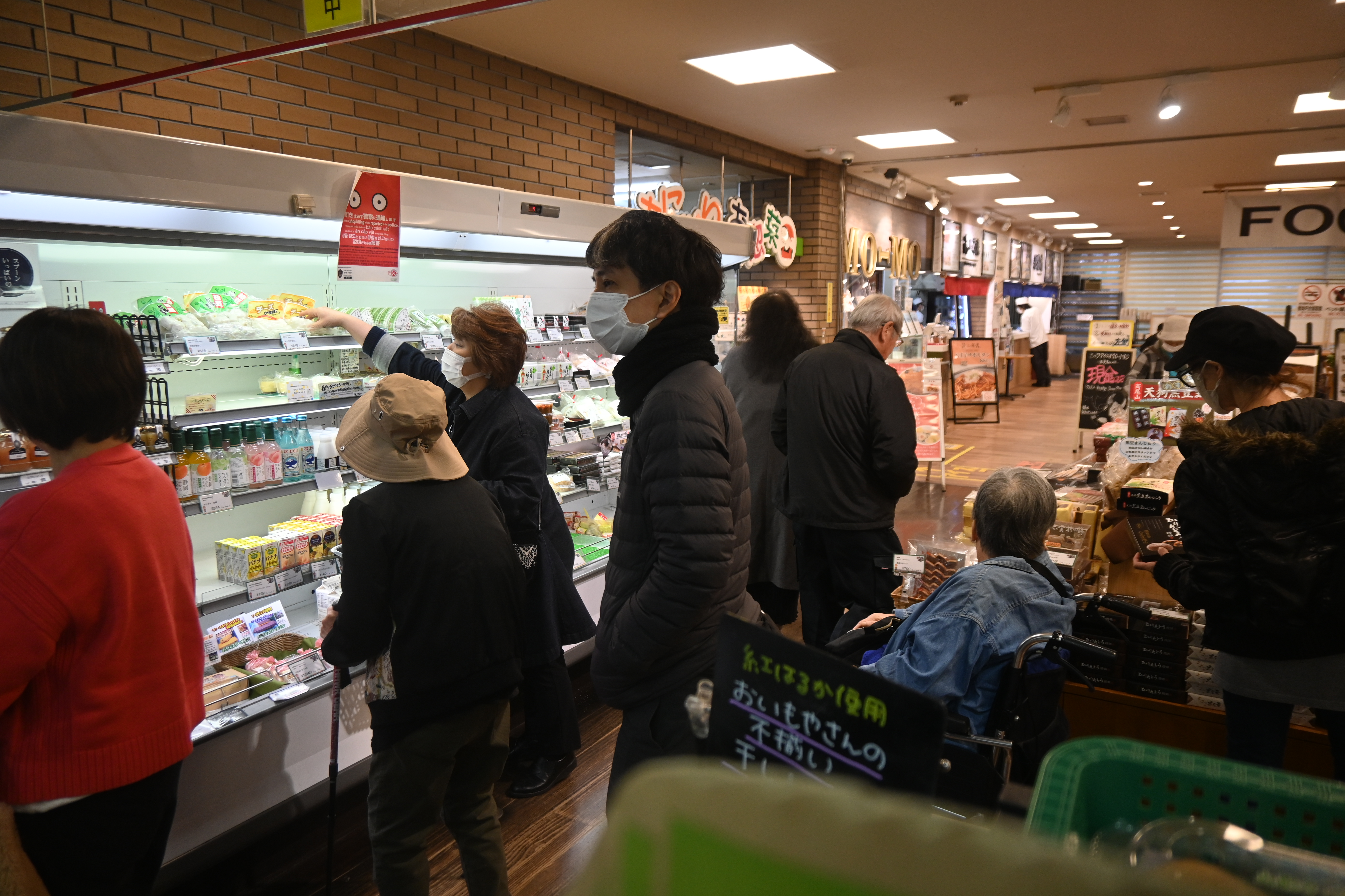 道の駅にてお買い物中